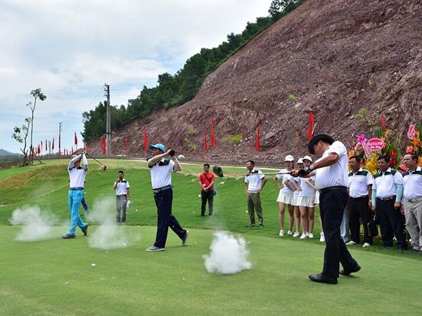 Sân golf dịch vụ, Yên Dũng có nhiều ưu đãi cho golfer nhân dịp khai trương